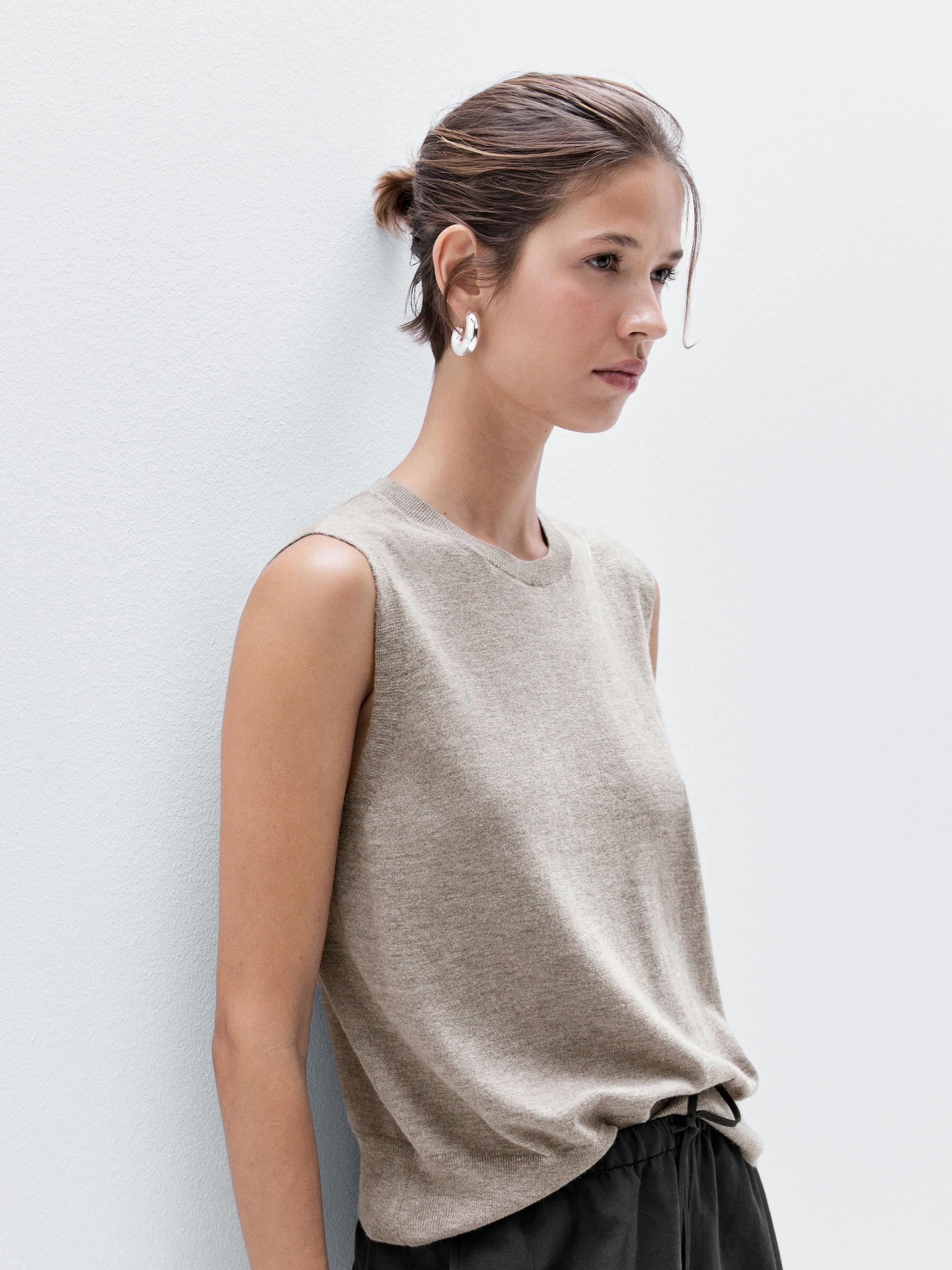 Cropped wool blend waistcoat with a round neck